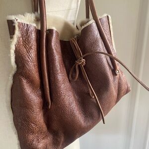 Miu Miu Brown Leather Tote 100% Shearling lined